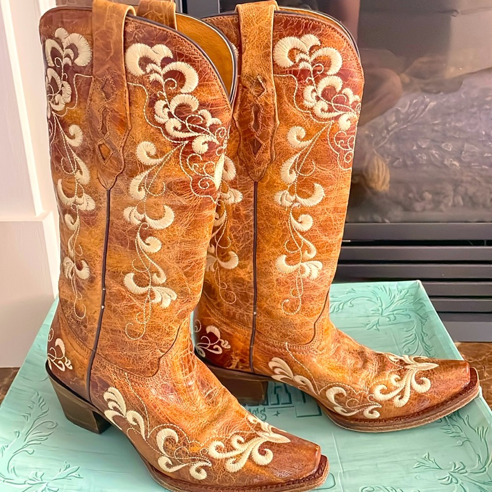 Corral cowgirl boots